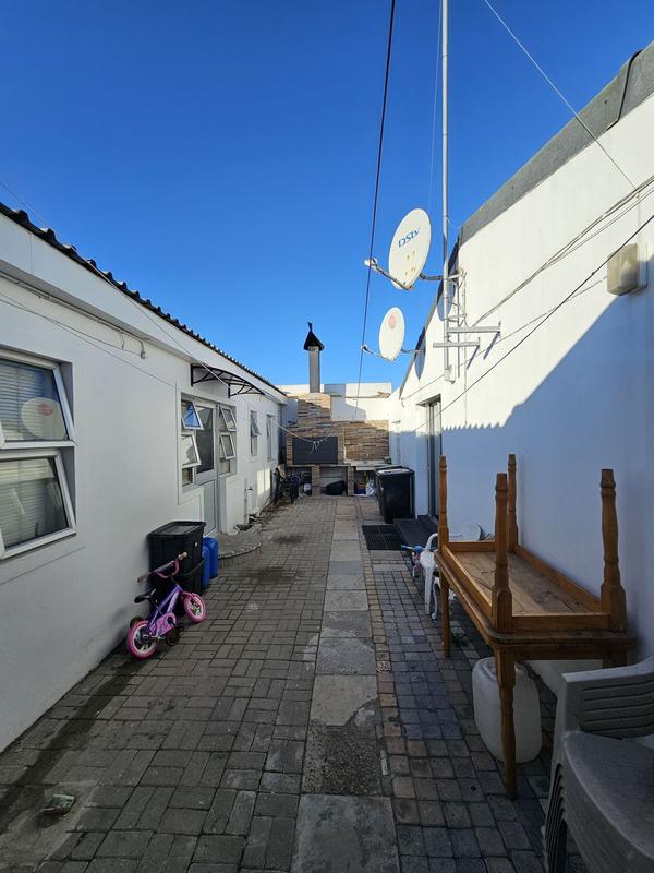 3 Bedroom Property for Sale in Newfields Western Cape